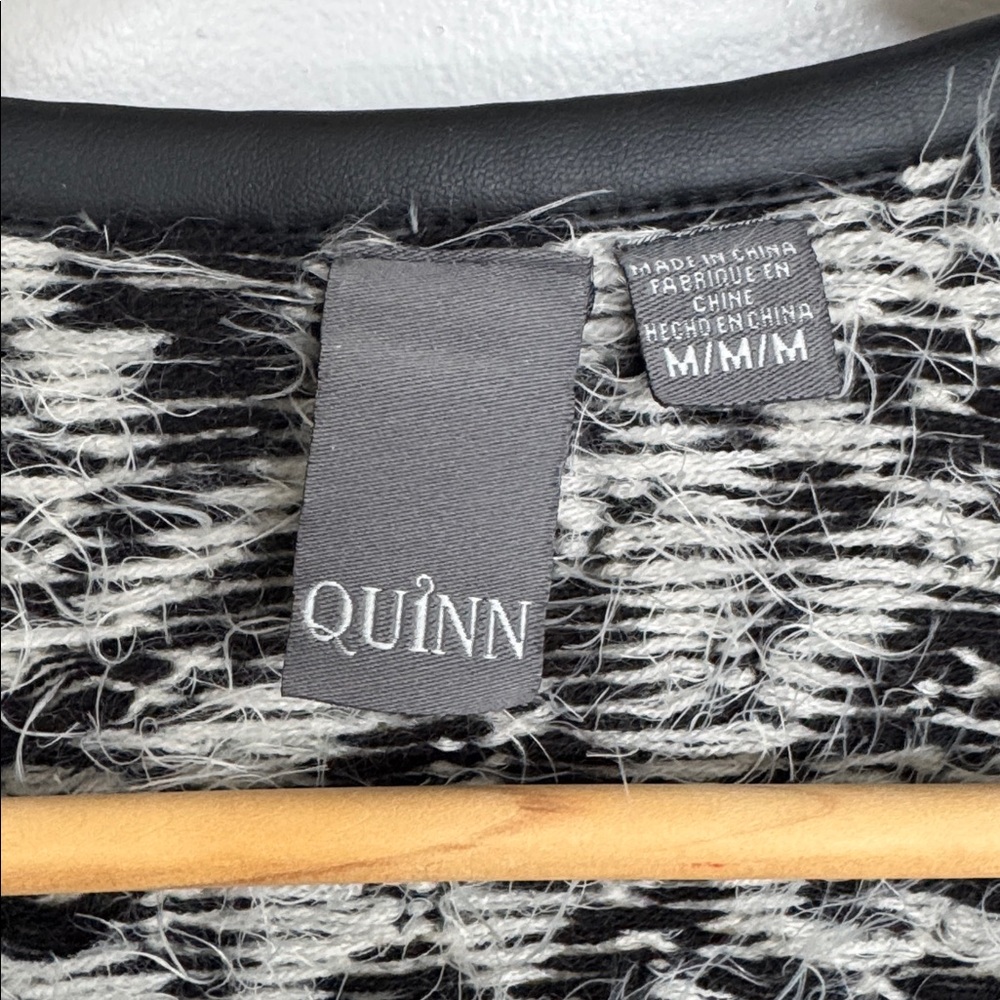 Quinn Black and White Open-Front Cardigan - Picture 3 of 4